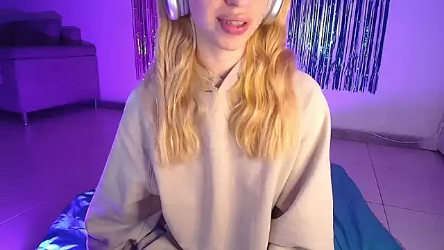 Alina Lee t online show from October 16, 2:36 am