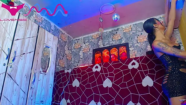 thedirtydollsxxx online show from October 14, 5:10 am