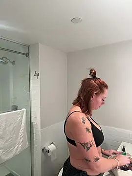 kelsred12 online show from April 11, 4:32 pm