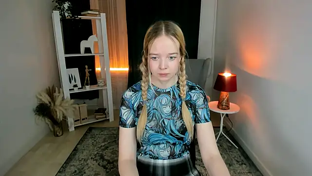 BellaMontgomery online show from December 14, 10:26 pm