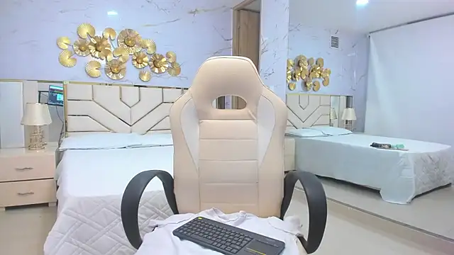 BabyAngel18  online show from October 21, 3:10 am