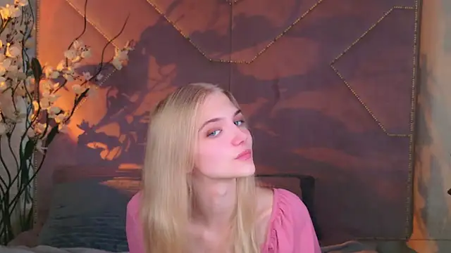 4example Chloe online show from October 2, 11:15 am