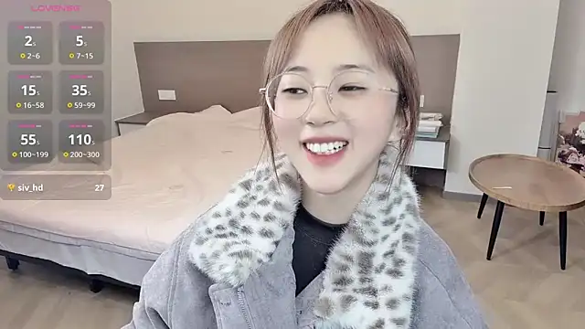 nini a online show from November 22, 1:14 pm