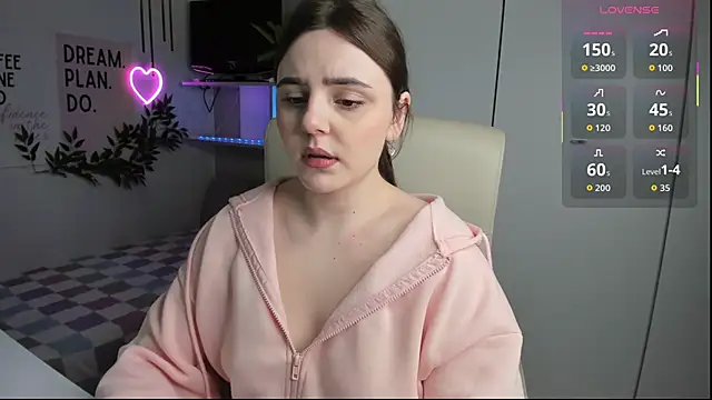 LiaWoow online show from September 28, 6:42 am