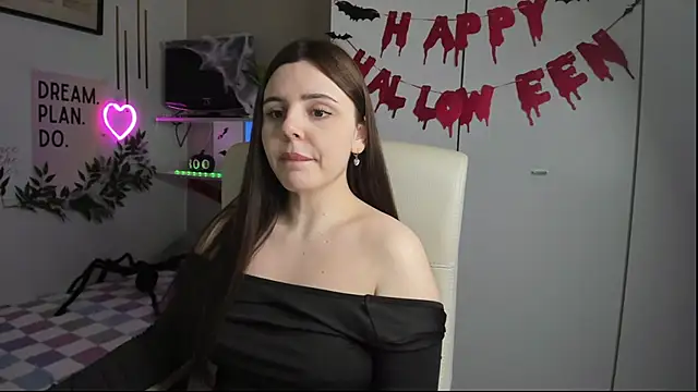 LiaWoow online show from October 27, 7:59 am