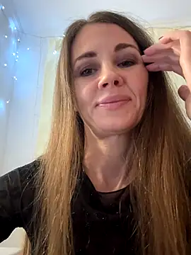 LucieMack online show from October 16, 7:05 pm