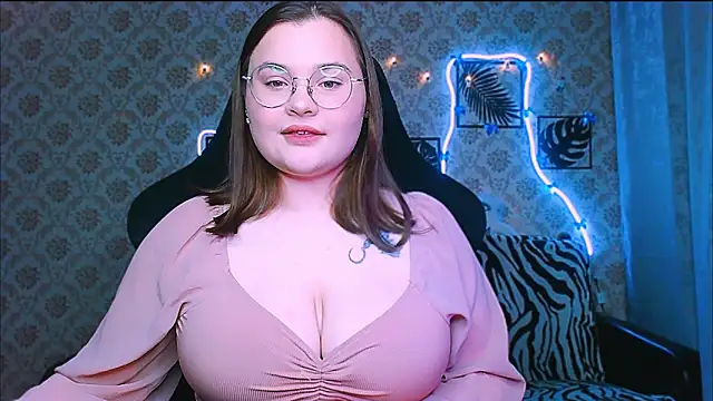 InLoveWithLife26 online show from December 17, 7:29 pm