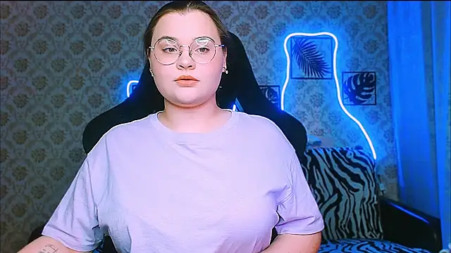 InLoveWithLife26 online show from December 15, 8:14 pm