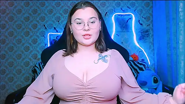 InLoveWithLife26 online show from October 28, 6:46 pm