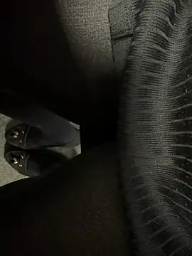 HiddenHoneyLDN online show from September 10, 2:50 pm