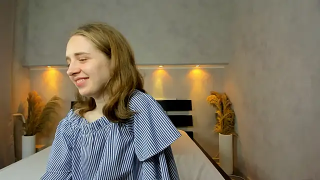 Camilla Kelly online show from September 28, 1:34 am