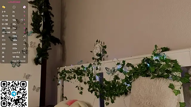 BlushinBloom online show from March 14, 7:09 am