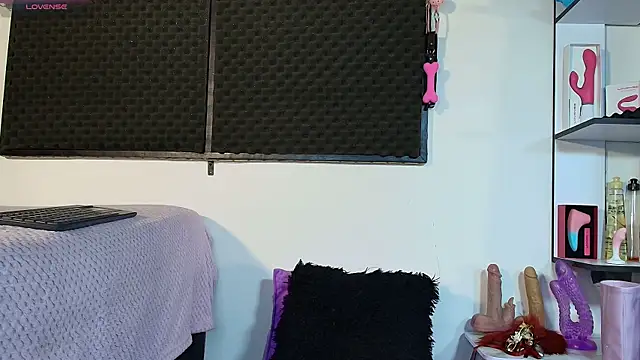 karlamoon23 online show from March 28, 8:52 pm