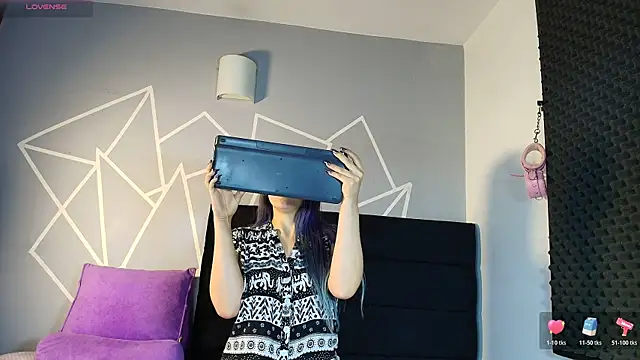 karlamoon23 online show from March 27, 7:36 pm