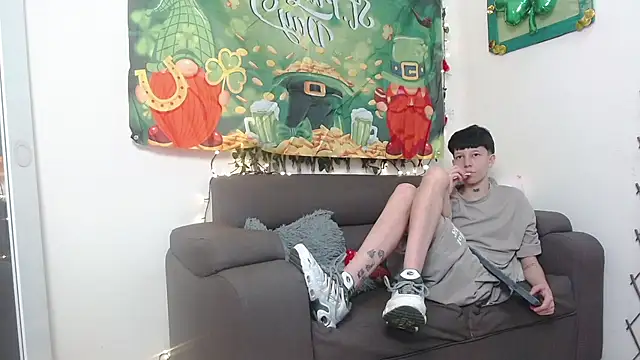 LiamBrown09 online show from March 6, 8:37 pm