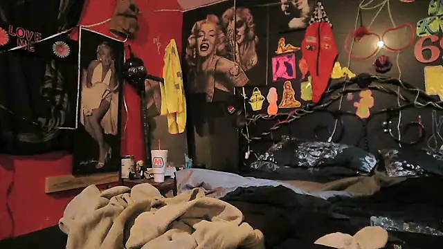 Splash Queen420 online show from April 19, 12:43 am