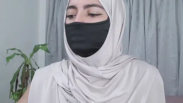 jade nassar online show from March 10, 1:09 am