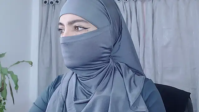 jade nassar online show from April 17, 6:10 pm