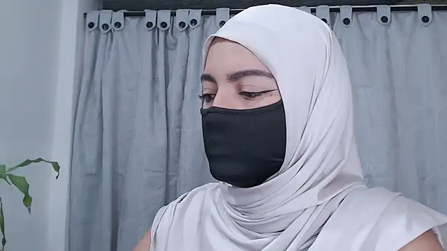 jade nassar online show from April 6, 2:40 pm