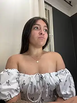 Alyha Cortes online show from September 26, 1:53 pm