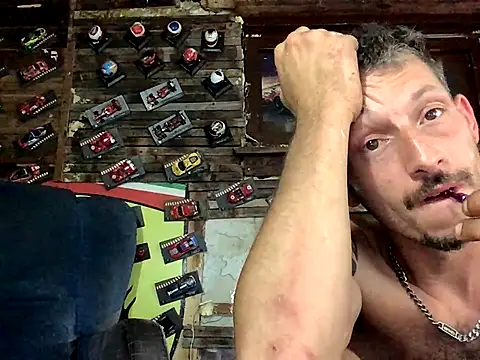 lovehairymature90 online show from September 24, 1:26 am