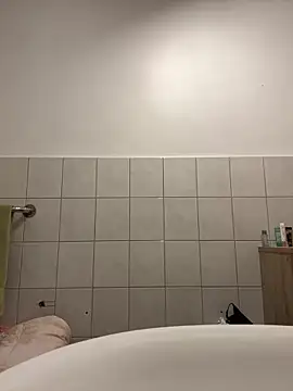 Emilia Mausi online show from December 13, 8:04 pm