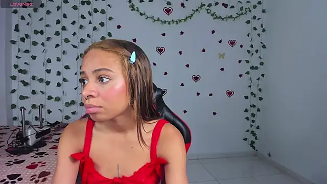 yumi hanna online show from April 24, 12:24 am