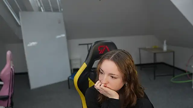 Adele beauty online show from March 31, 11:32 am