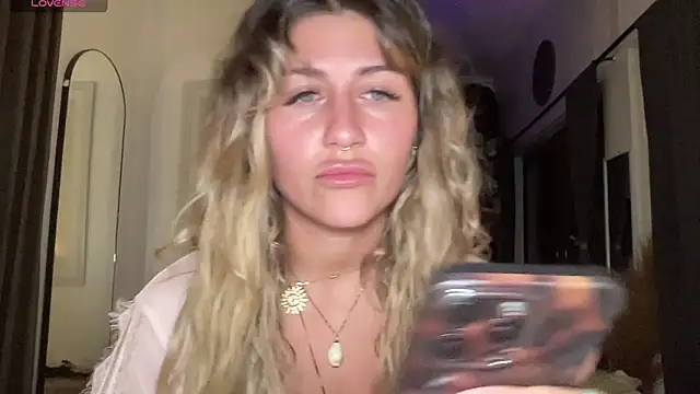 GoddessDove online show from April 6, 12:17 pm