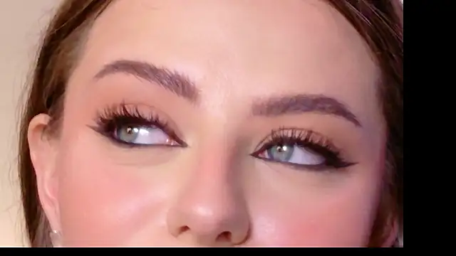 Sienna Voss online show from October 23, 8:48 pm