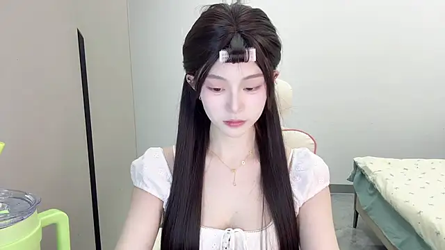 Snapshot of Cookie-oo chatting on October 2, 12:54 pm Cookie-oo online show from October 2, 12:54 pm