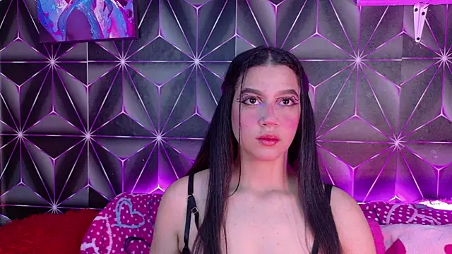 Snapshot of Megan_Luxe chatting on September 26, 4:21 am Megan Luxe online show from September 26, 4:21 am