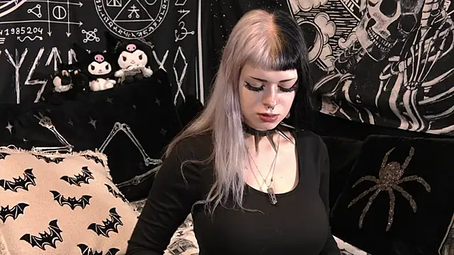 Paige Turner online show from April 7, 1:18 am