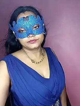 Snapshot of MEERAcle chatting on October 3, 4:56 pm MEERAcle online show from October 3, 4:56 pm