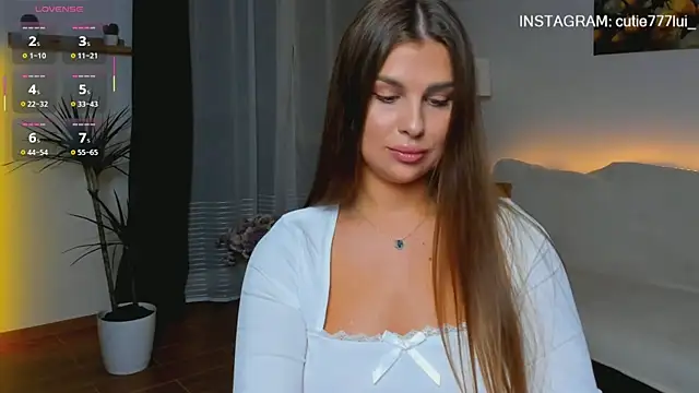 Cutie Lui online show from October 3, 1:38 pm