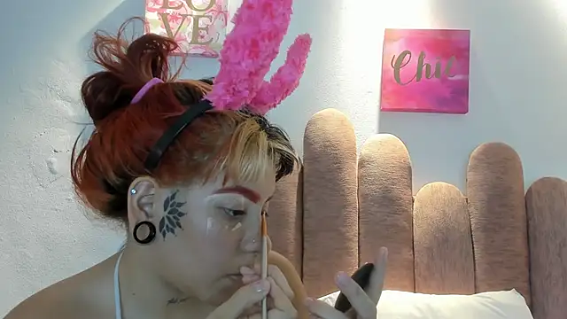 Snapshot of Lily666_ chatting on September 27, 7:32 pm Lily666 online show from September 27, 7:32 pm