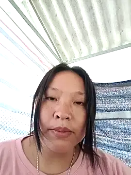 Snapshot of MuiNay chatting on October 15, 3:20 am MuiNay online show from October 15, 3:20 am
