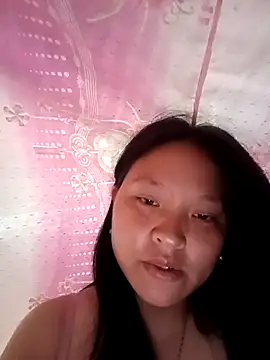 Snapshot of MuiNay chatting on October 12, 12:13 am MuiNay online show from October 12, 12:13 am