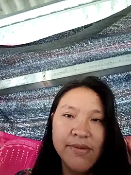 Snapshot of MuiNay chatting on October 11, 12:04 am MuiNay online show from October 11, 12:04 am