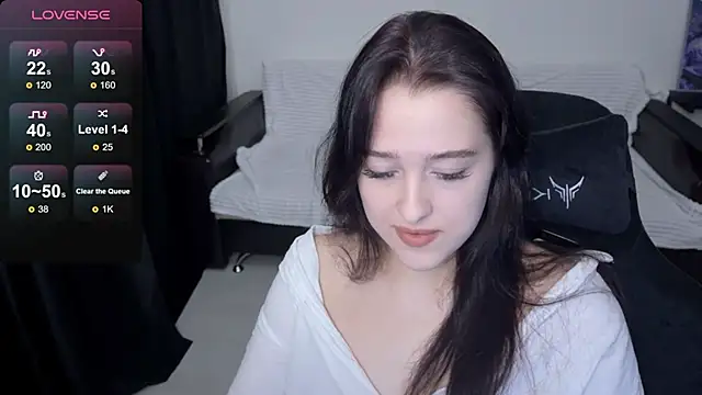 Snapshot of Sunshine_J chatting on October 12, 8:33 pm Sunshine J online show from October 12, 8:33 pm
