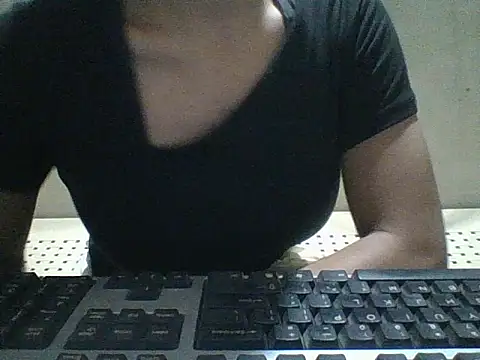 Skinny PinayGirljust18 online show from February 27, 1:00 pm