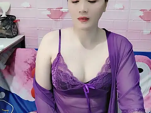 Snapshot of Miu_9117 chatting on September 18, 6:39 pm Miu 9117 online show from September 18, 6:39 pm