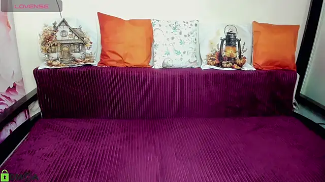 SelinLi online show from November 10, 9:15 am