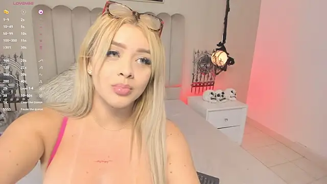 Dani rosse  online show from October 17, 1:25 pm