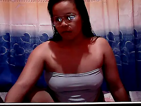 Snapshot of Sexylyka30 chatting on September 12, 10:24 am Sexylyka30 online show from September 12, 10:24 am