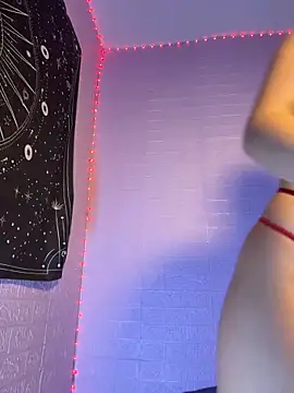 ZeziGamingg online show from February 19, 11:25 pm