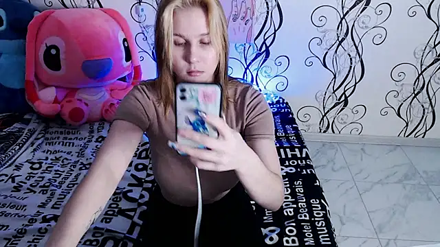 RoyAngela online show from December 13, 8:26 pm