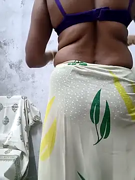 Snapshot of deepa-telugu143 chatting on October 9, 6:28 am deepa-telugu143 online show from October 9, 6:28 am