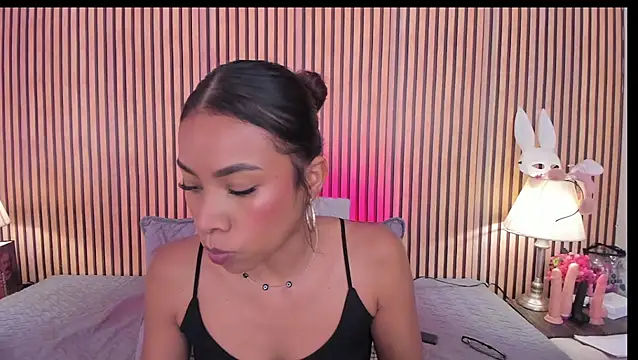 keeyla stone online show from January 6, 10:35 pm