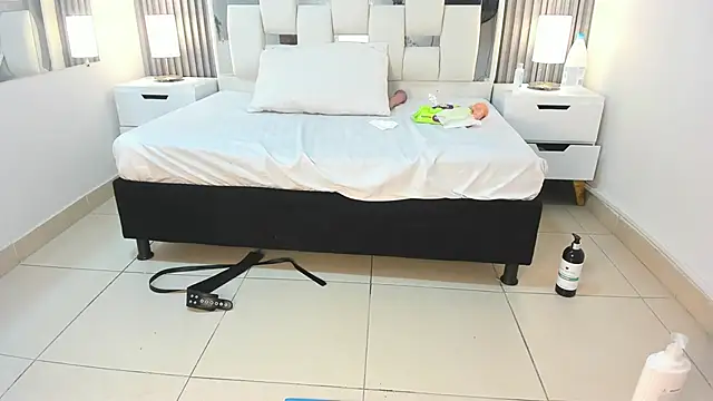 Snapshot of VanessaHard_as chatting on October 19, 8:11 pm VanessaHard as online show from October 19, 8:11 pm